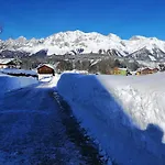 Zur Sonnigen, Eleganten Kuh *