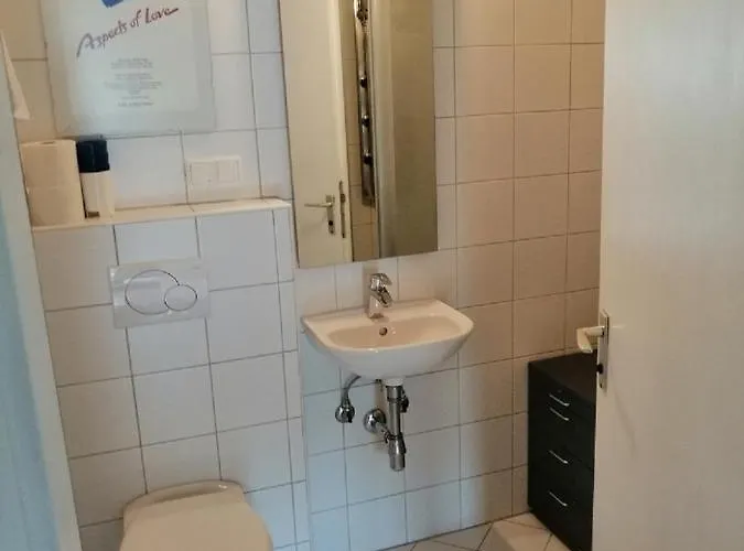 Sonniges Platzl Zur Ehrlichen Kuh *